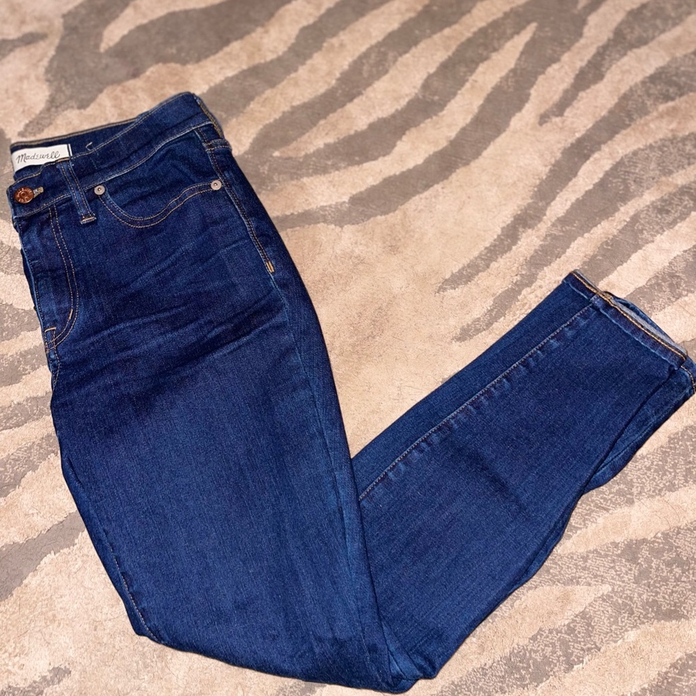 J Crew skinny leg dark washed denim. Size 2
